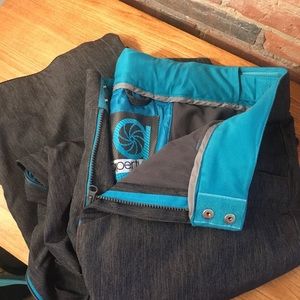 NWOT Aperture Ski/Snowboard Pants Denim w vents